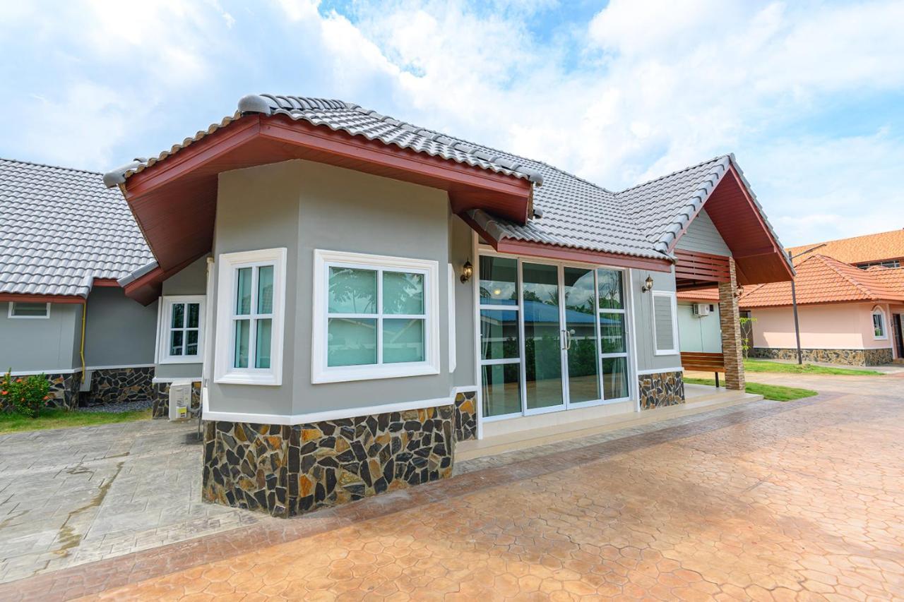 Avarin Resort Pakchong Exterior photo