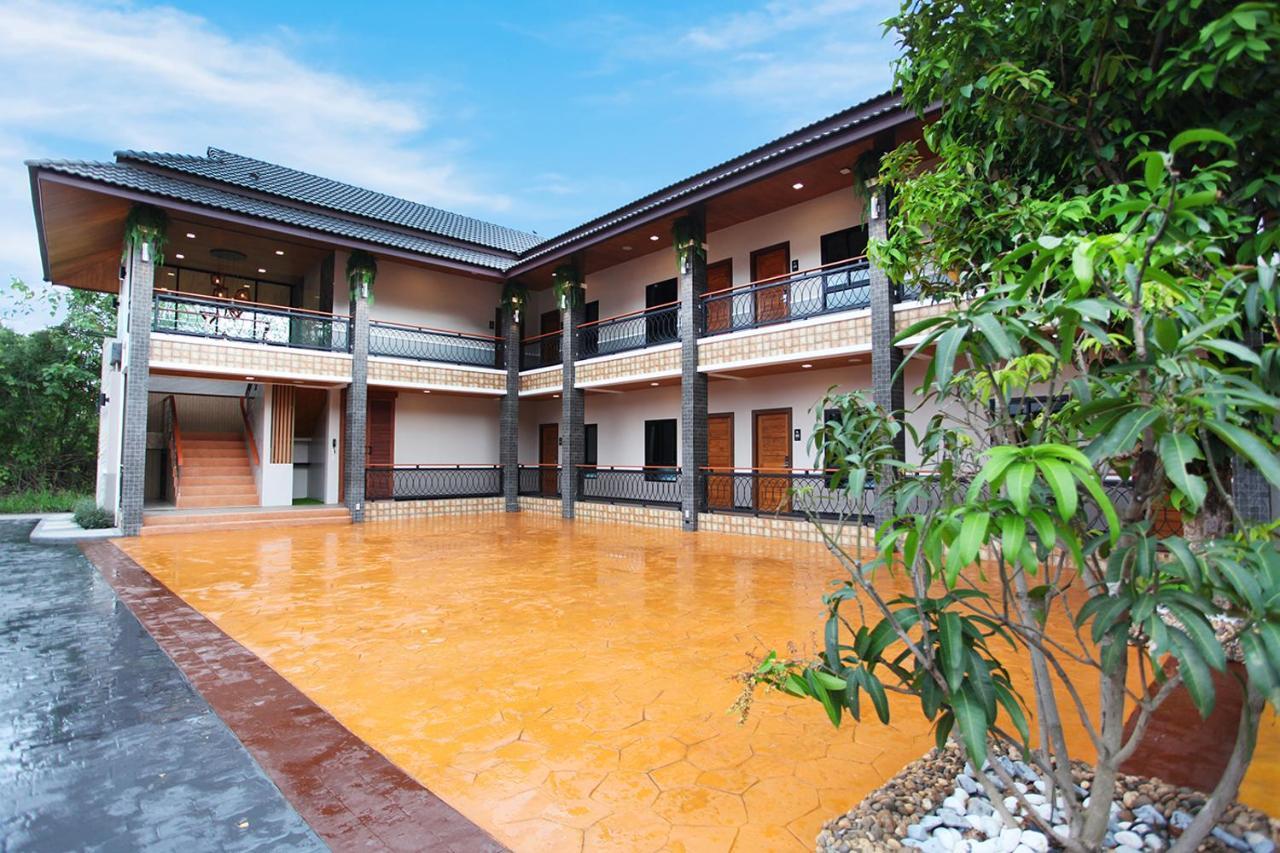 Avarin Resort Pakchong Exterior photo