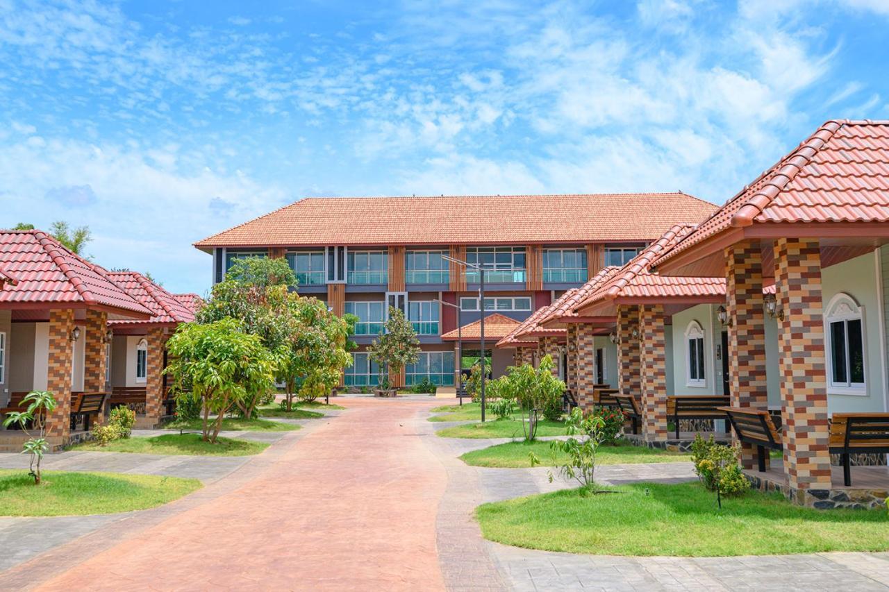 Avarin Resort Pakchong Exterior photo